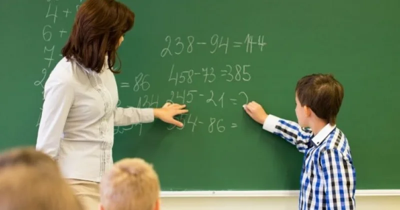 Müəllimlərin iş rejimi ilə bağlı yeni təkliflər irəli sürülüb