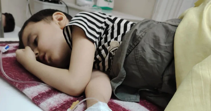 Nihatın həyatı sizin əlinizdədir: Anası yardım gözləyir!