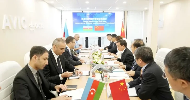 Заместители министра обороны Азербайджана приняли участие в выставке Dubai Airshow 2025