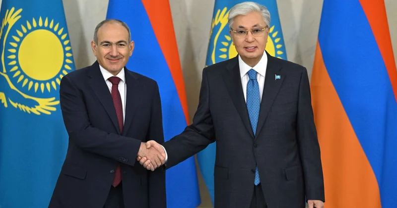 В Астане состоялись переговоры Пашиняна и Токаева