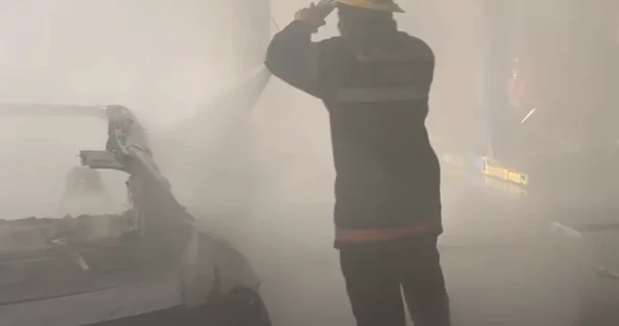 Пожар в столичной автомастерской: загорелся Porsche