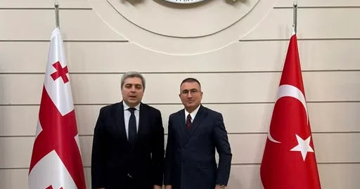 “Orta Dəhliz”i gücləndirən strateji layihələr ətrafında fikir mübadiləsi aparılıb