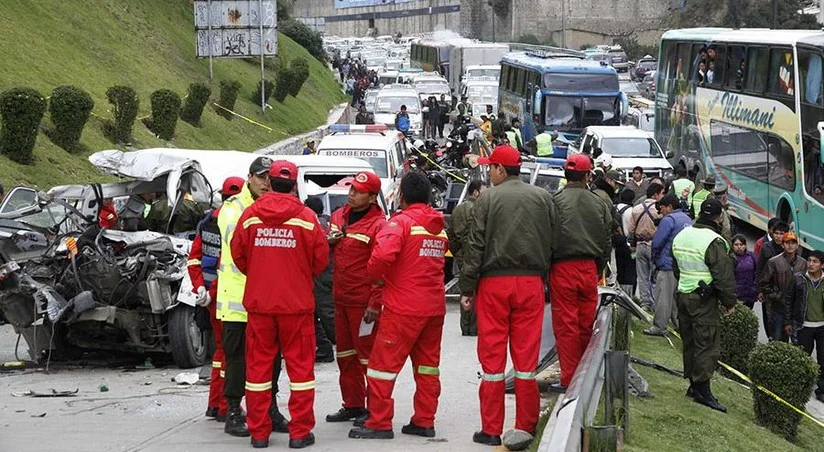 Boliviyada ağır yol qəzasında 13 nəfər ölüb