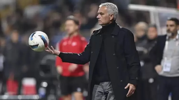 Mourinyo İstanbuldan ayrıldı