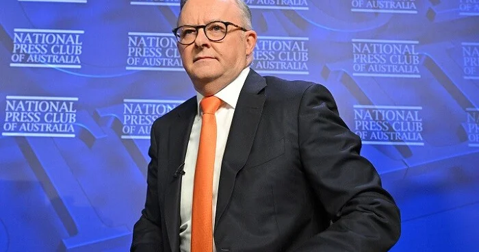 Baş nazir fitə basıldı: Rədd ol!