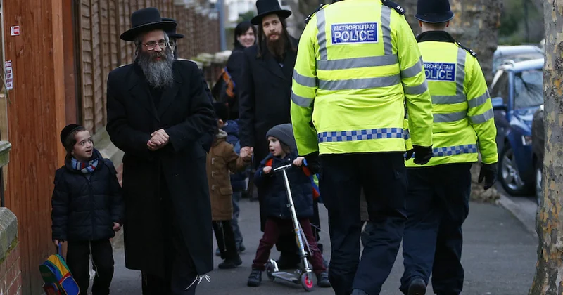 Sorğu: Britaniya yəhudiləri ölkəni tərk etməyi düşünür