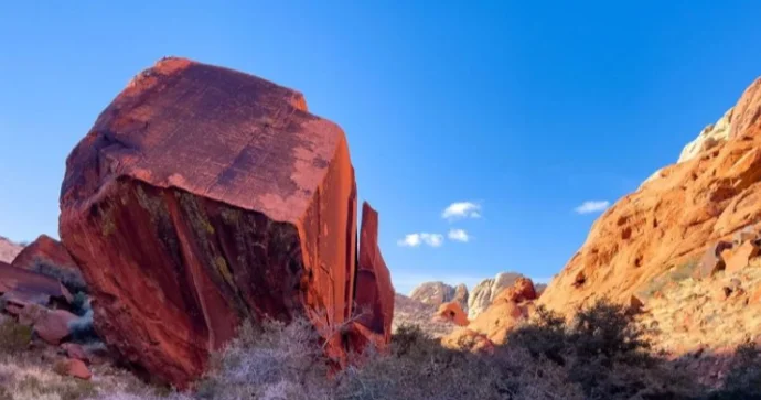 Dünyanın ən böyük qayası hansıdır? Uluru, yoxsa Mount Auqustus?