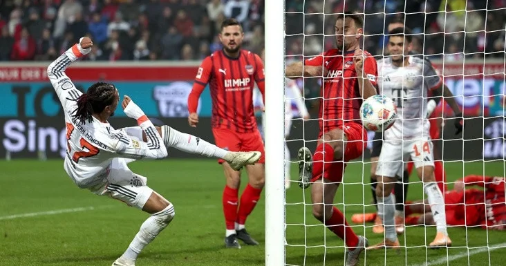 Almaniya Bundesliqası: “Bavariya” “Haydenhaym”ın qapısından dörd cavabsız top keçirdi VİDEO