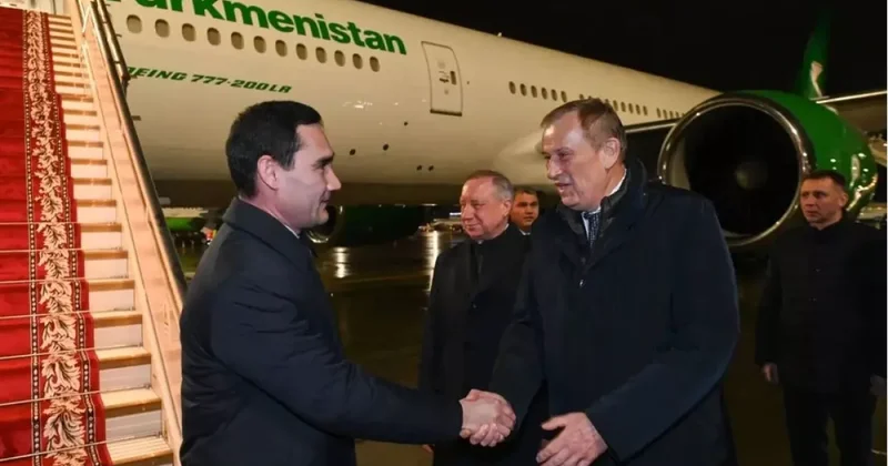 Президент Туркменистана прибыл в Санкт Петербург для участия во встрече глав СНГ