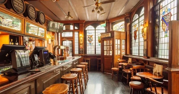 Паб в Британии запретил канцлеру казначейства посещать заведение