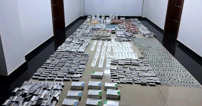 Ölkəyə günəbaxan yağı yükü içində qanunsuz dərman keçirmək istədilər Fotolar