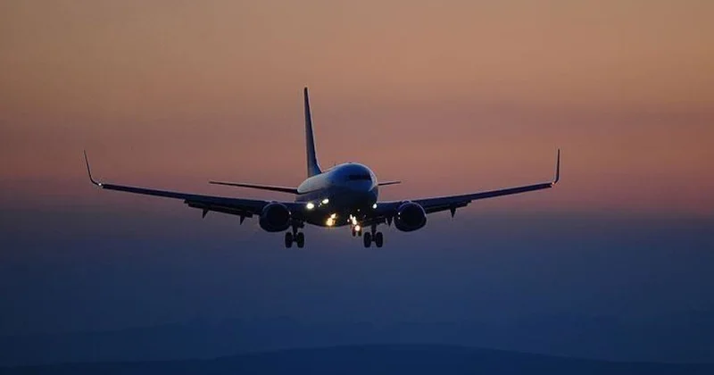 Moskvadan Antalyaya uçan təyyarə təcili eniş etdi