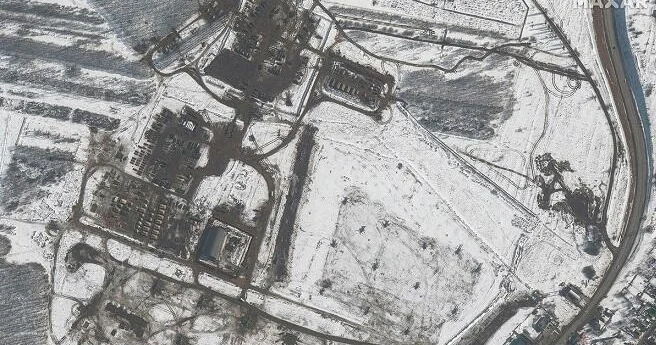 Ukrayna ordusu cəbhəboyu müdafiə qurğuları inşa edir