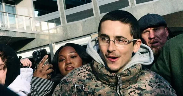 Timoti Şalame EsDeeKid ilə əməkdaşlıq trekini çıxardı...