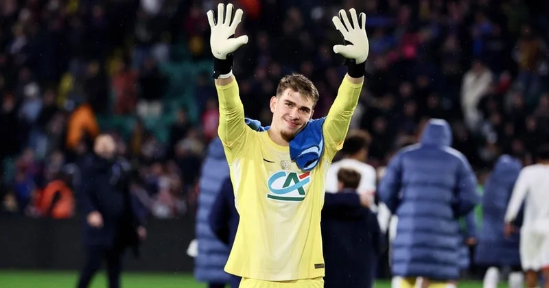 Ренато Марин стал самым молодым вратарем, сыгравшим за ПСЖ в XXI веке