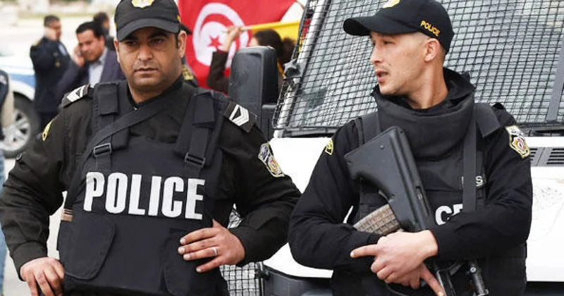 Тунисцы задержали российских летчиков, отобрали паспорта и не отпускают