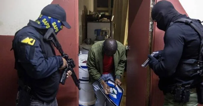 Десять человек погибли в результате стрельбы в ЮАР