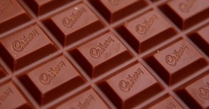 Kakao qiymətləri düşür, şokoladlar isə hələ də bahadır