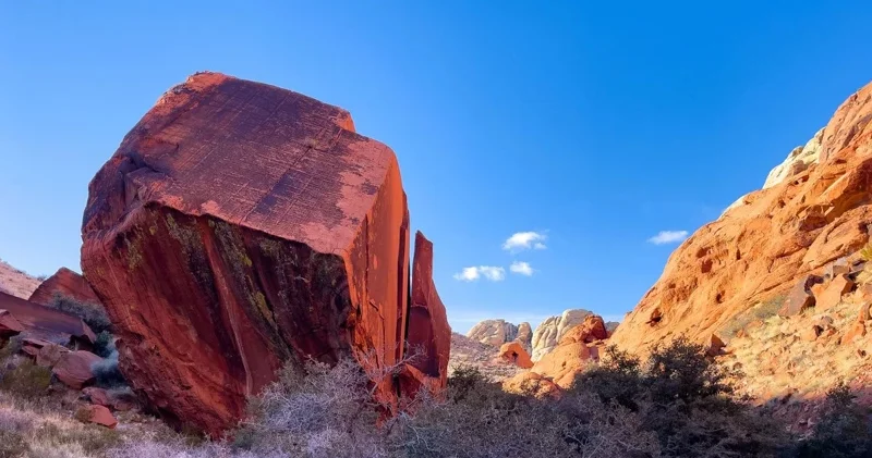 Dünyanın ən böyük qayası hansıdır? Uluru, yoxsa Mount Auqustus?