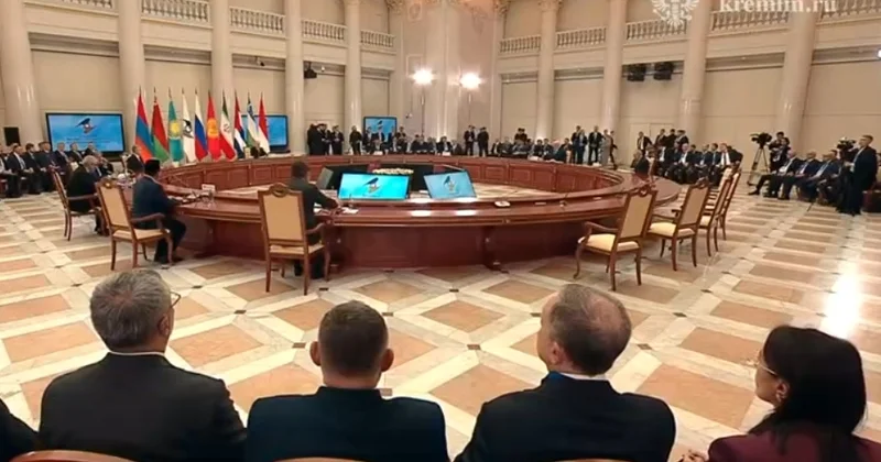 Putin liderlərlə bir araya gəldi