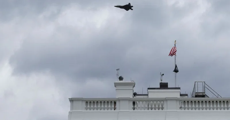 ABŞ qırıcısı Trampın iqamətgahı yaxınlığında təyyarəni ələ keçirib