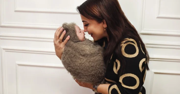 Ad günündə nəvəsinin fotosunu paylaşdı