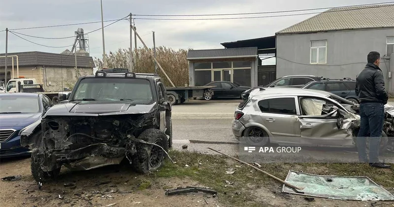 Kürdəxanıda iki avtomobil toqquşub, 19 yaşlı gənc ölüb FOTO