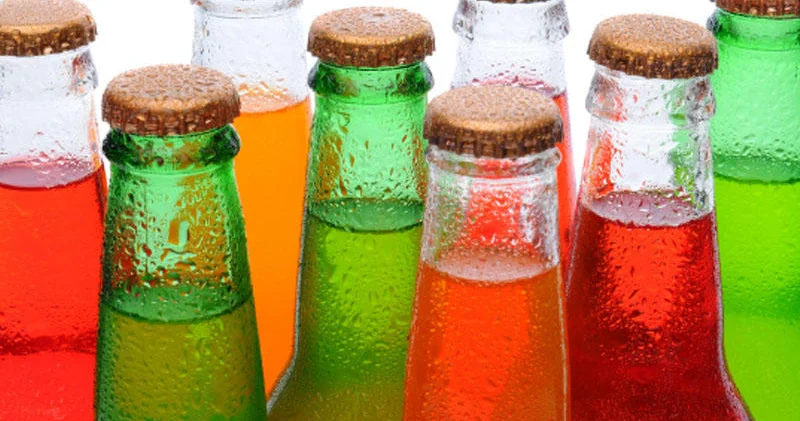 Onkoloq xəbərdarlıq edir: Şirin içkilər xərçəng riskini artırır