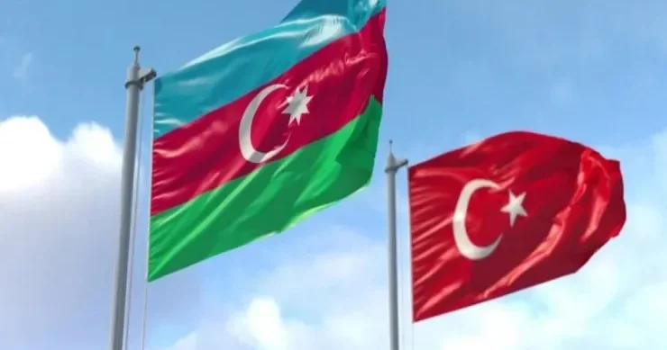 Cevdet Yılmaz Bakıya gəlir