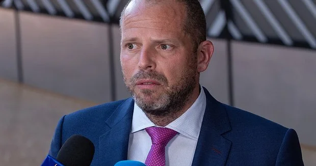 Baş nazirlə fotosunu paylaşdı: elə bir zarafat etdi ki...