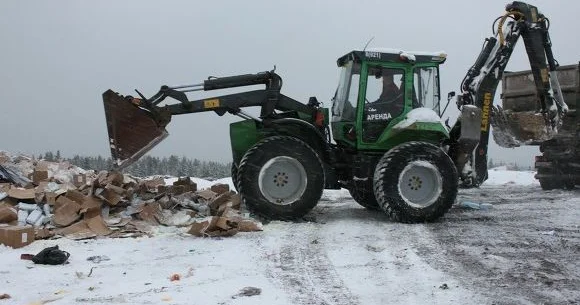 Sankt Peterburqda Qərb pendirləri və kolbasaları məhv edilir...