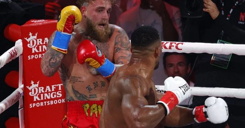 Nokauta düşən bloqer Ceyk Pol əməliyyat olundu FOTO