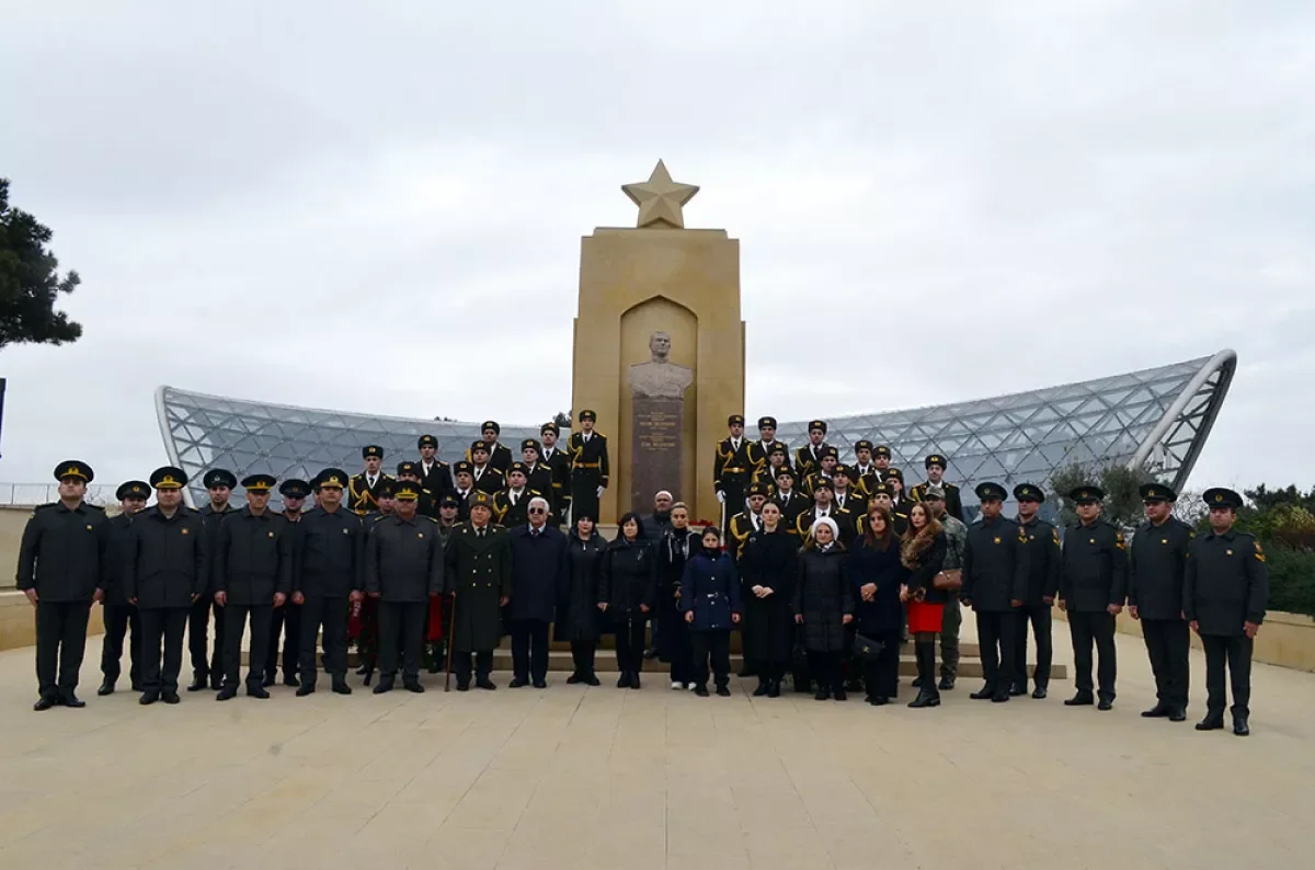 Минобороны АР отметило 115 летие Героя Советского Союза Ази Асланова ФОТО видео