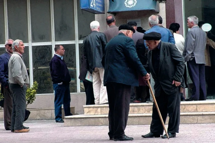 Pensiya artımlarını nə vaxtdan və hansı məbləğdə alacağıq?