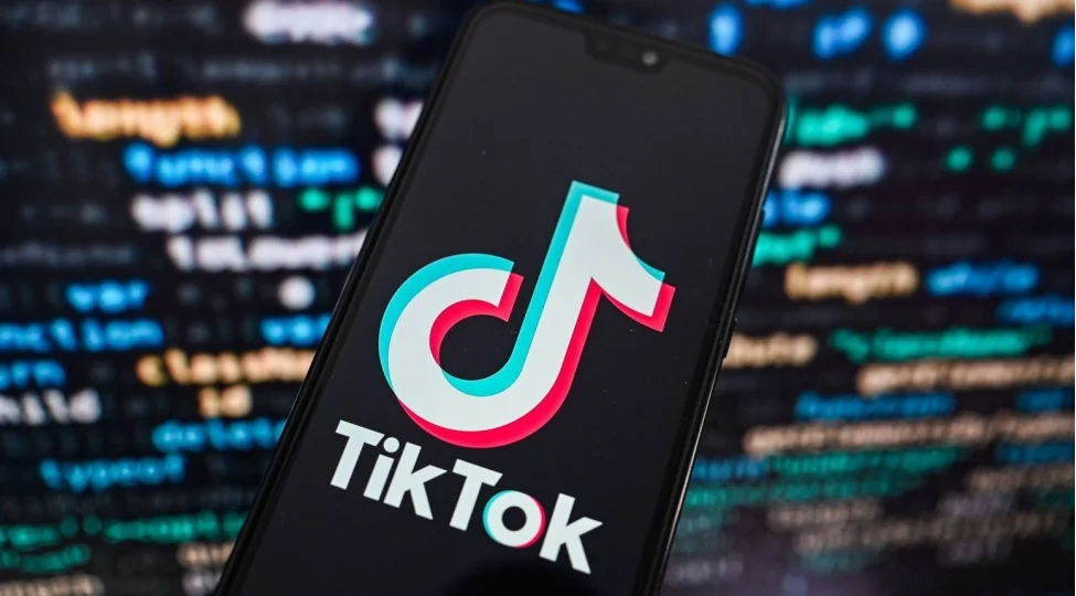 Sürücülük qaydalarını TikTok da sadə və əyləncəli şəkildə öyrən!