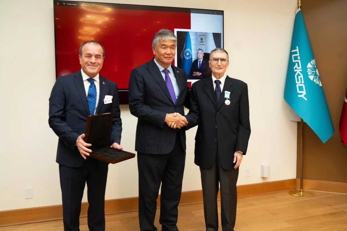 Nobel laureatı Əziz Sancara Türk Dünyasının Mədəniyyət Səfiri fəxri adı verilib FOTO