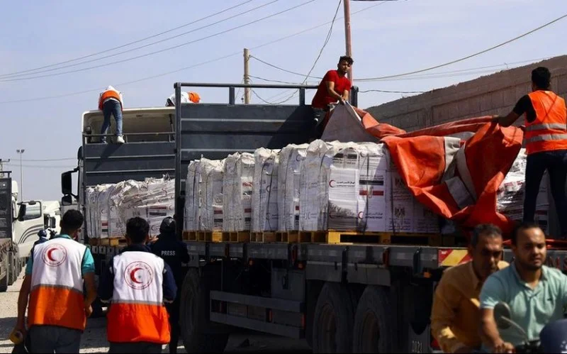 Qəzzaya humanitar yardım daşıyan 900 ə yaxın yük maşını gəlib