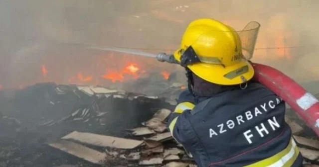 Gəncədə veteranların binası yandı