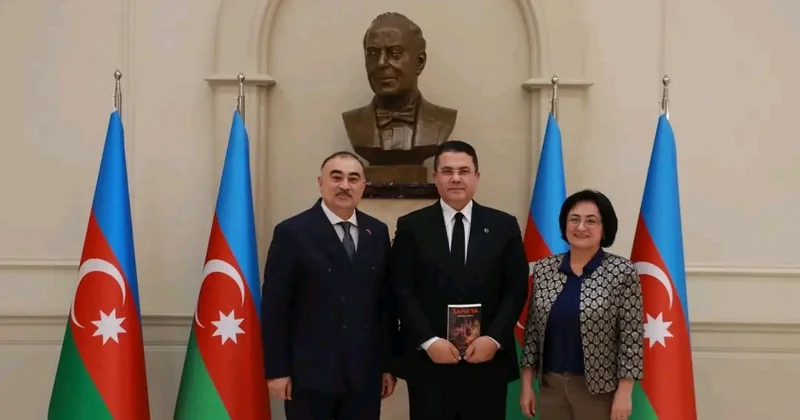 Aida Eyvazlının kitabı türkcə nəşr olundu