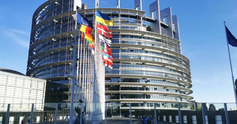 Европарламент требует объявить КСИР террористической организацией