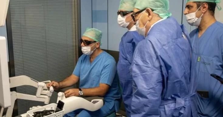 Azərbaycanda robotik üsulla qarın boşluğu əməliyyatlarına başlanılır