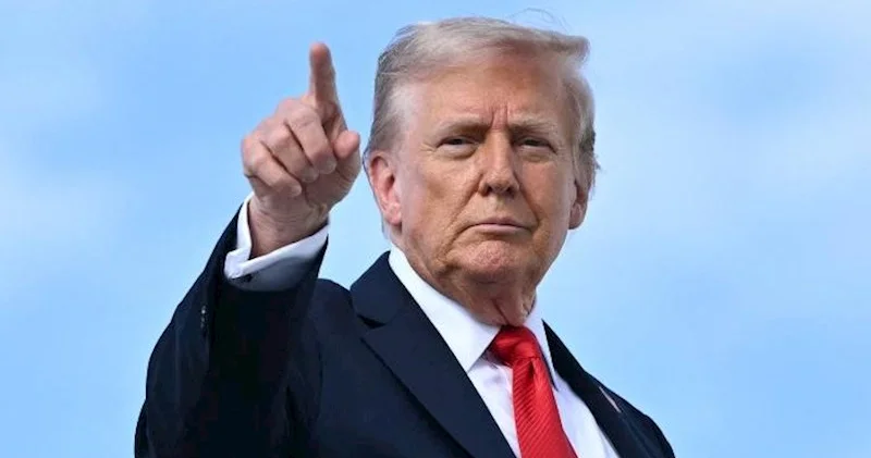 Tramp qrenlandiyalıların səslərini 1 milyon dollara almaq istəyir