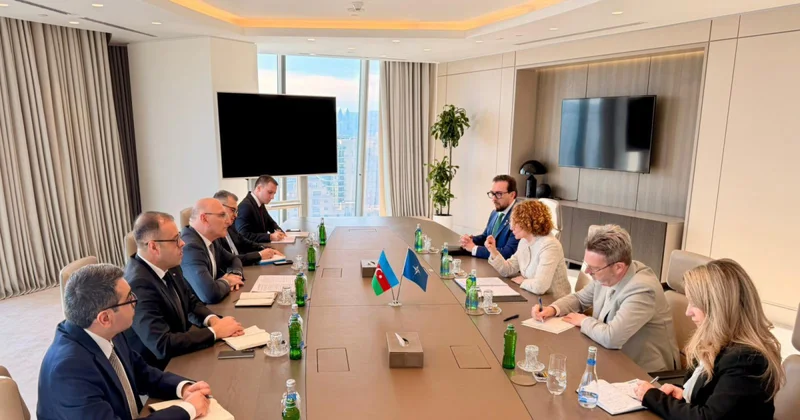 Baş katibin müavini Elçin Əmirbəyovla NATO Azərbaycan münasibətlərini müzakirə edib