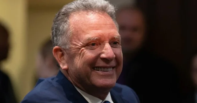 Uitkoffun təyyarəsi Moskvaya endi VİDEO