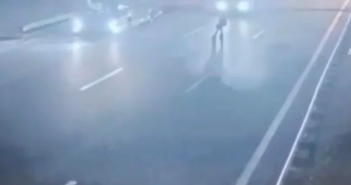 Yolu qaçaraq keçən qadını maşın vurdu; yerindəcə öldü ANBAAN VİDEO