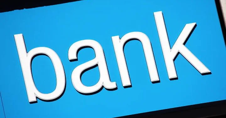 Ötən il 3 bankın kredit portfeli azalıb RENKİNQ