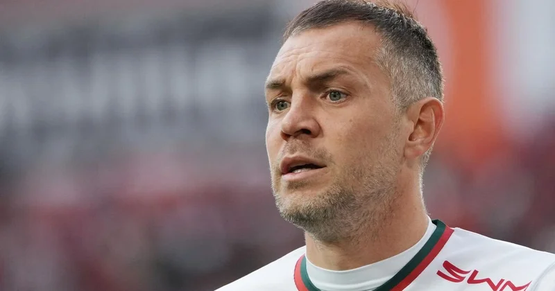 Rus futbolçu müsəlman qadınlarını nümunə gətirdi və…