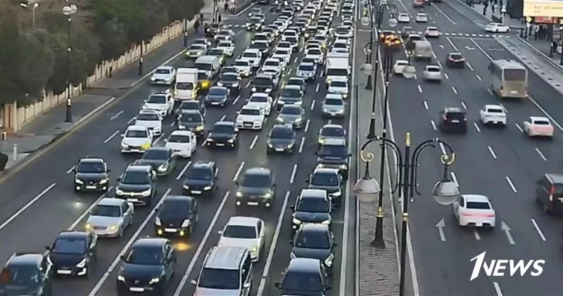 На ряде улиц столицы наблюдаются пробки ФОТО СПИСОК