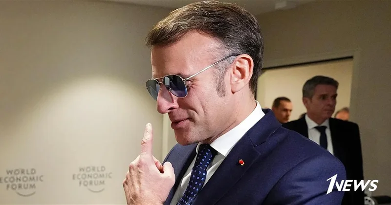 СМИ: очки Макрона вызвали ажиотаж на сайте производителя