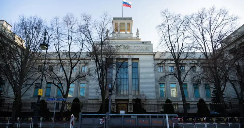 Германия высылает военного атташе России